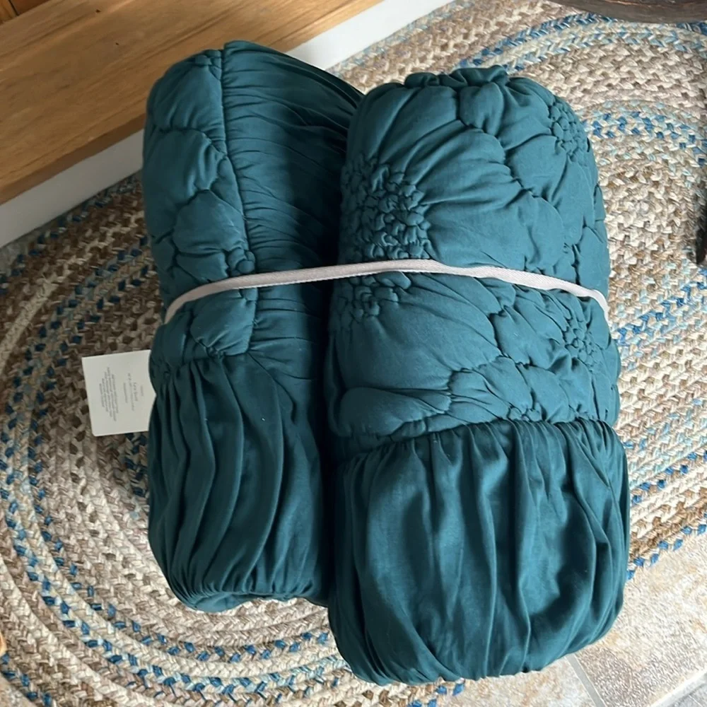 Anthropologie Dahlia Cotton Jersey Floral Quilt Size Twin NWT